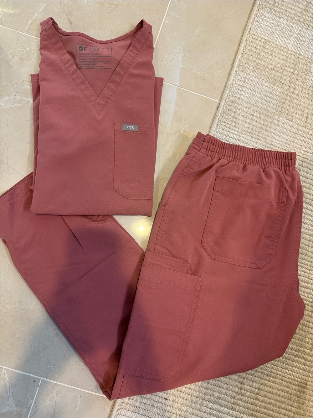 Figs Maroon set